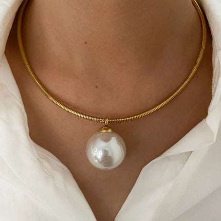 Peri'sbox Simple Imitation Pearl Globular Pendant Necklace for Women Stainless Steel Gold Plated Non-fade Hip-Hop Trendy Jewelry