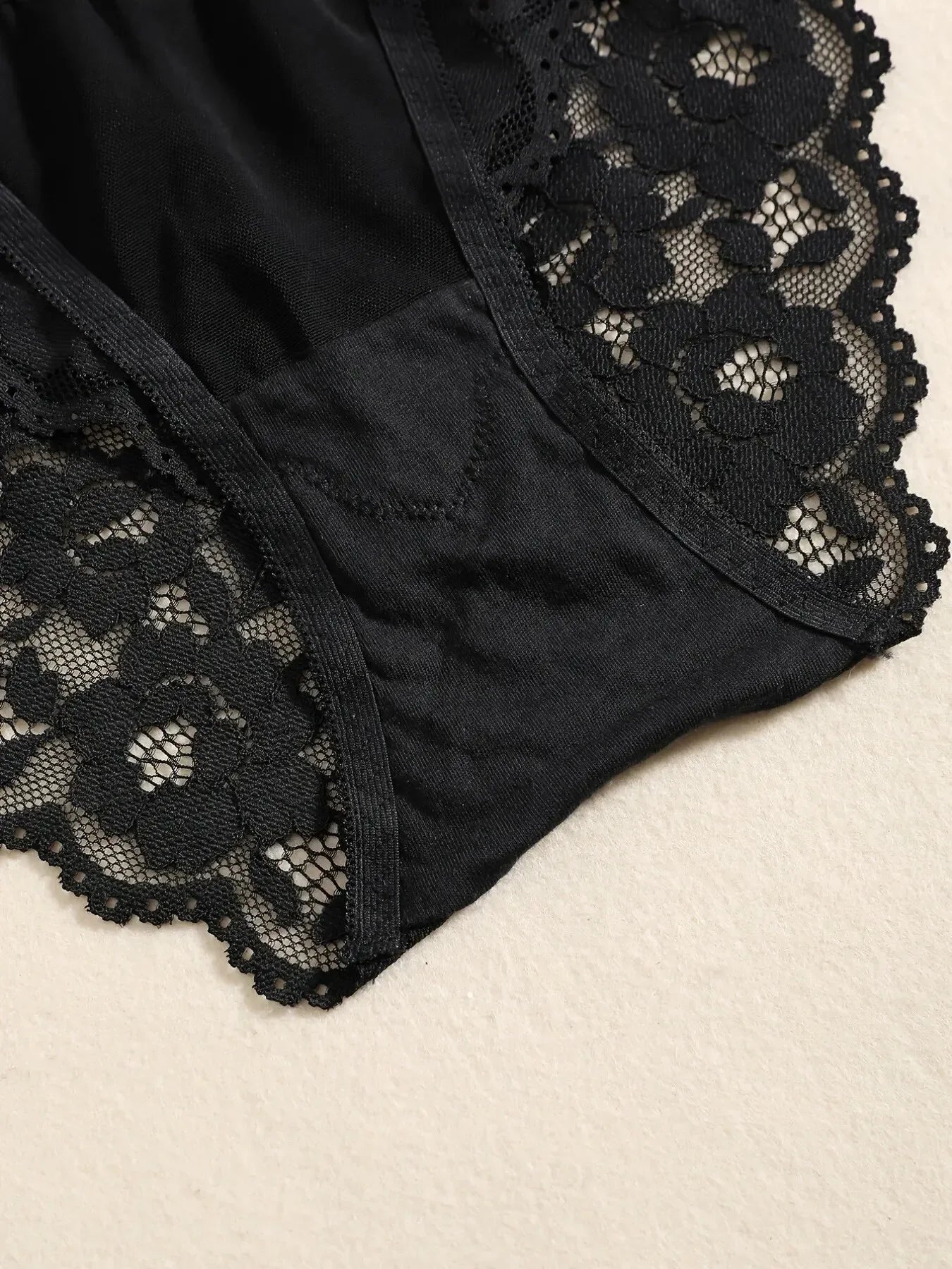 1 Set Elegant Erotic Lace Embroidery Breathable Fabric Lingeries : Push-Up Bra, Low Waist Sheer Panty - Ultimate Valentine's Day