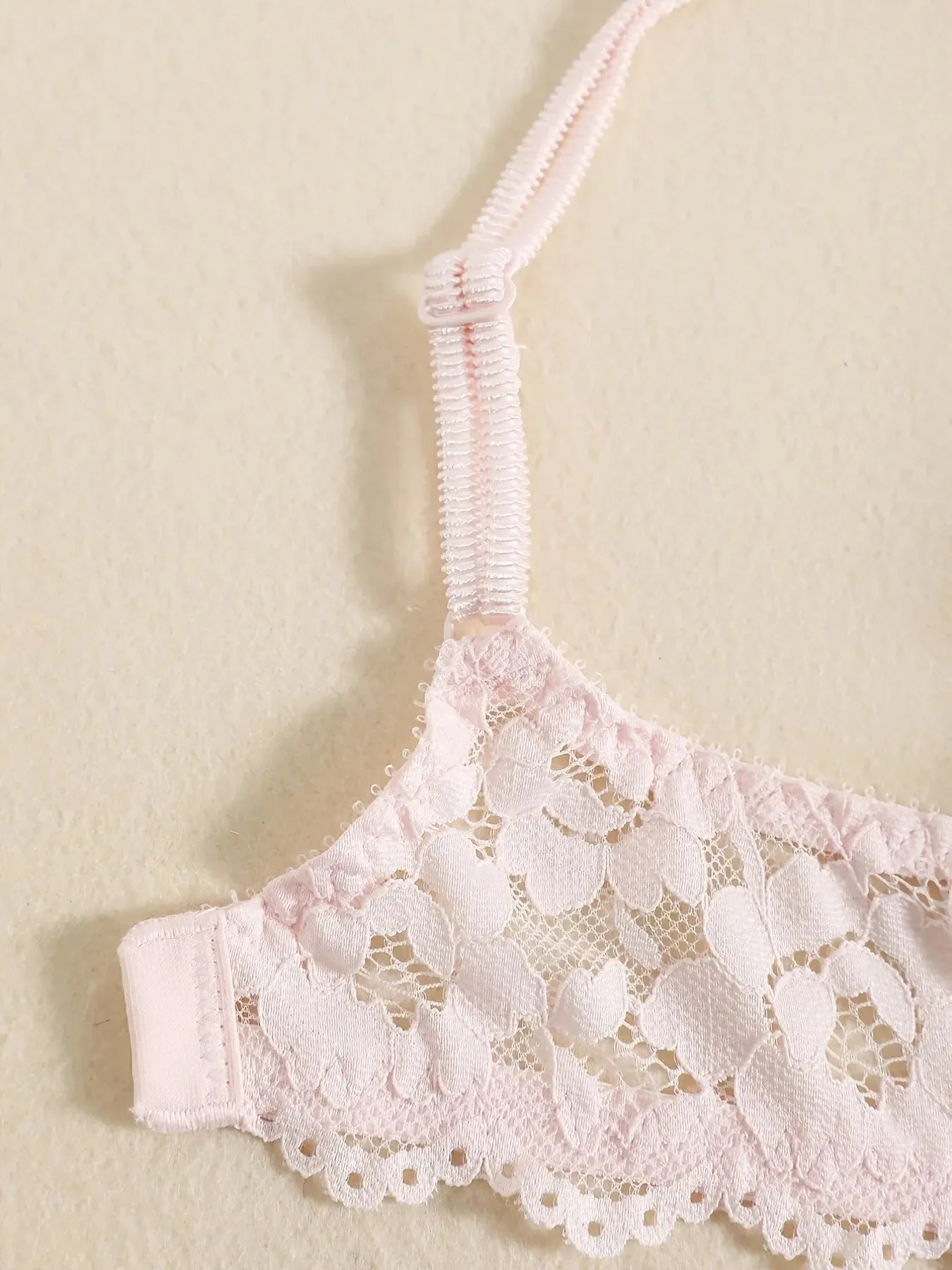 1 Set Elegant Erotic Lace Embroidery Breathable Fabric Lingeries : Push-Up Bra, Low Waist Sheer Panty - Ultimate Valentine's Day