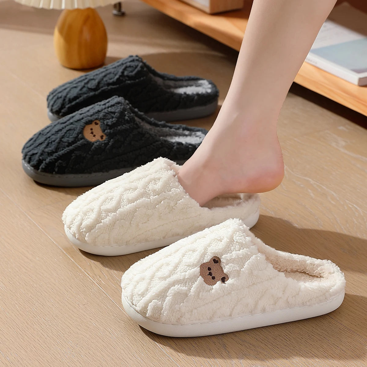 QYCKABY Women's Lovely Simplicity Fur Slippers Unisex Home Comfortable Plush Lined Slip On Shoes, Mens Warm Autumn Winter Slides