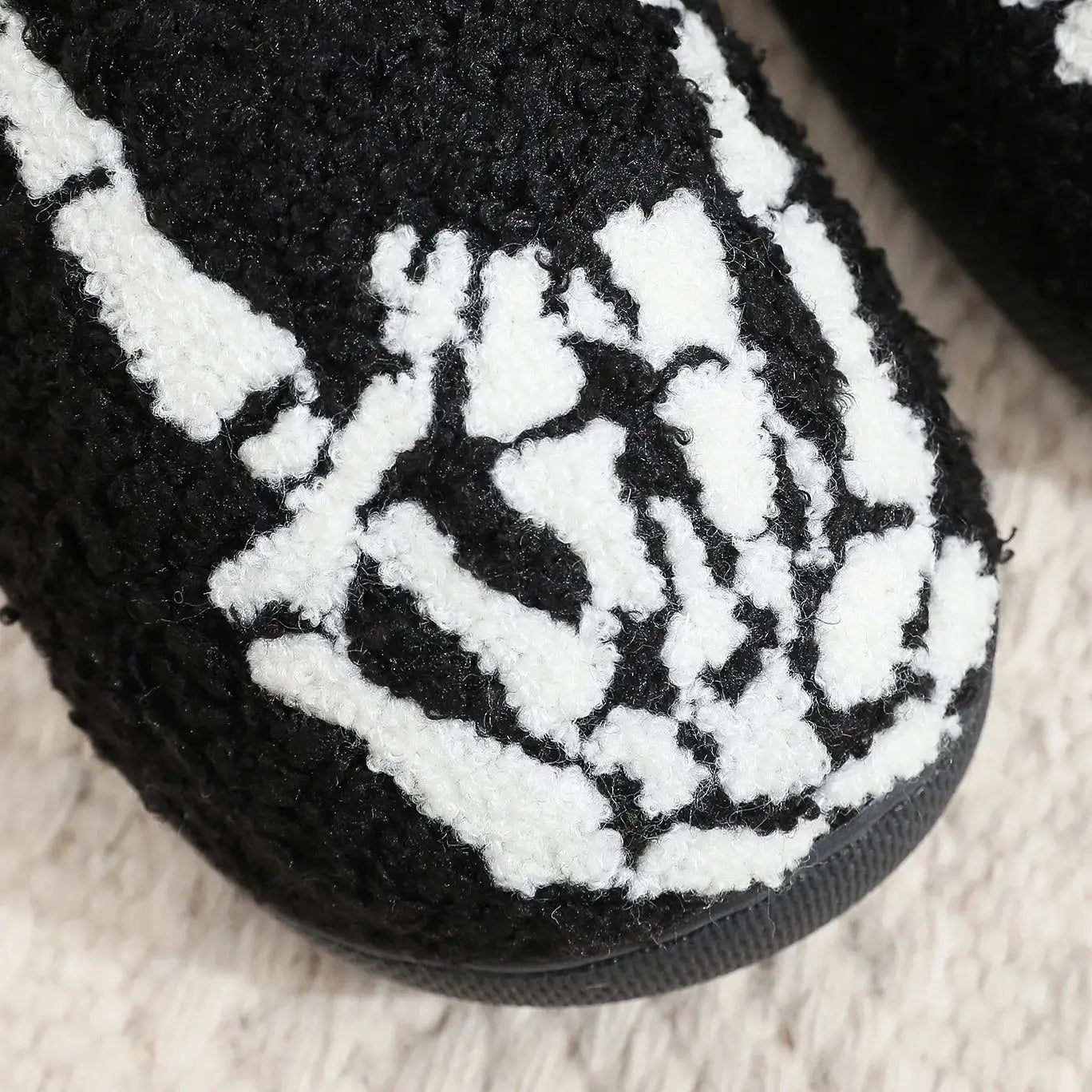 Skull Finger Pattern Skull Embroider Plush Home Thick-Soled Comfortable Woolen Cotton Slippers Rock Finger Warm Non-Slip Indoor Slippers for Men and Women Halloween Gifts