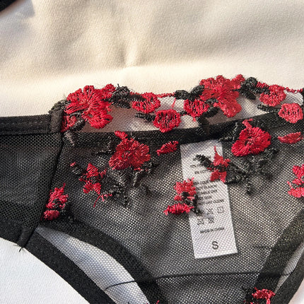 New Hot Erotic Lingerie Women Embroidery Bra Thongs Sets Women's Underwear Sex Sleepwear Pornographic Exotic Set Sexy Costumes