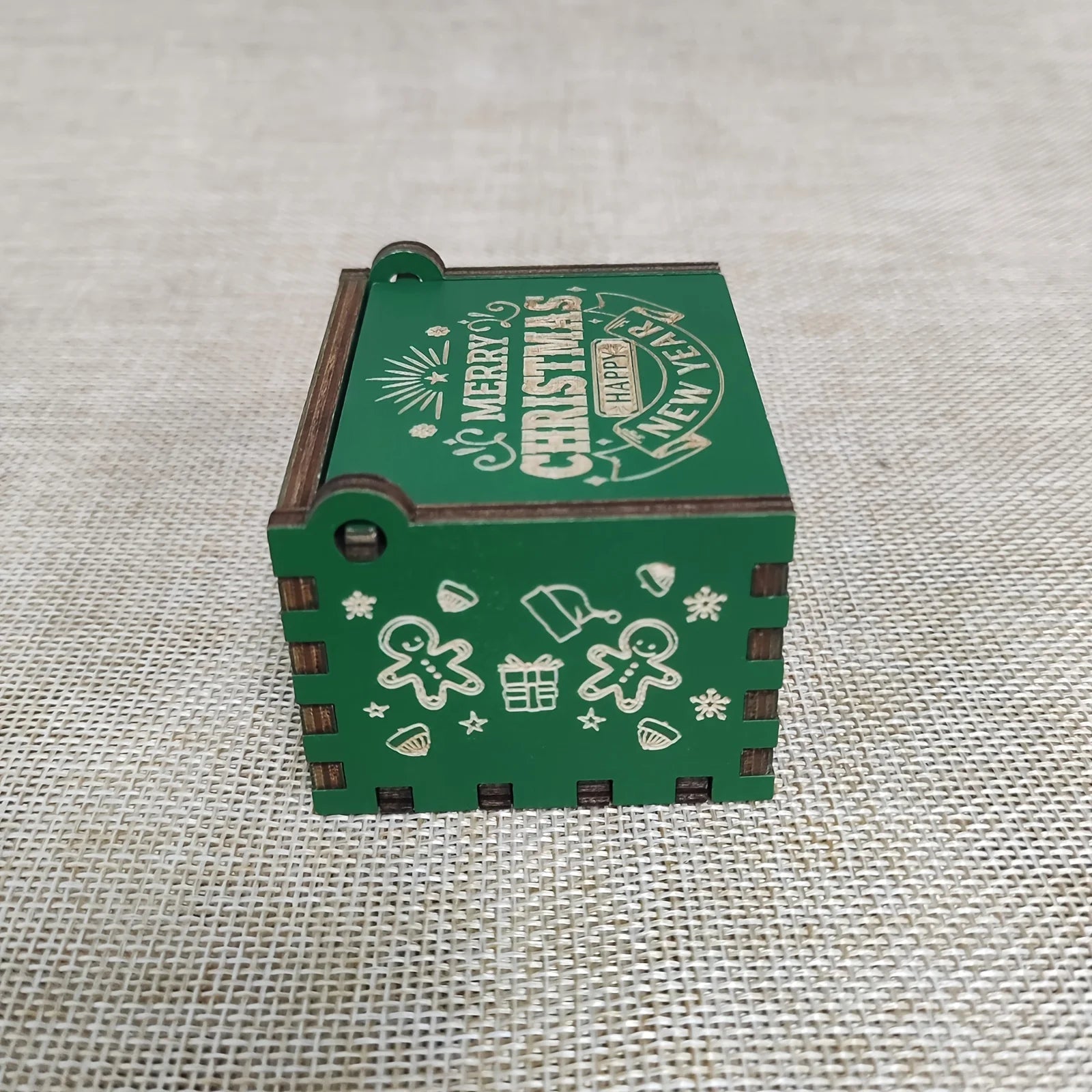 Merry Christmas Music Box Wooden Antique Carved Hand Cranked Classic Theme Music for Birthday Party Gifts Family Decoration