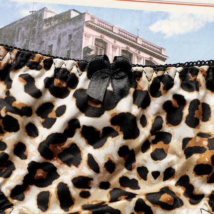 High Quality Hot Selling Sexy Women's Wireless Two-piece Butterfly Solid Color Underwear Women's Lace Underwear Set B2046