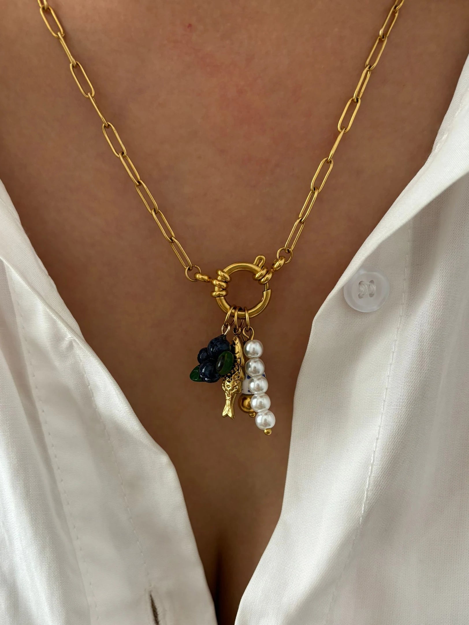 Peri'sbox Statement Trendy Imitation Pearl Grape Blueberry Shell Pendant Necklace for Women Stainless Steel Creative Accessories