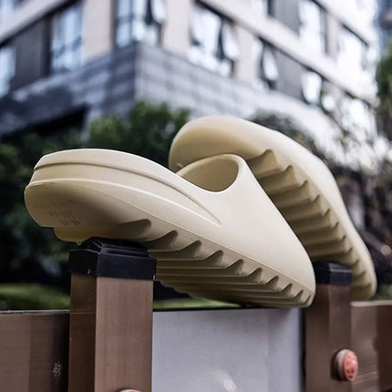 Goosecret Men EVA Platform Cloud Slippers Soft Sole Sandals Non-Slips Bedroom Slides Male Cozy Home Shoes Soft Sole Beach Slides
