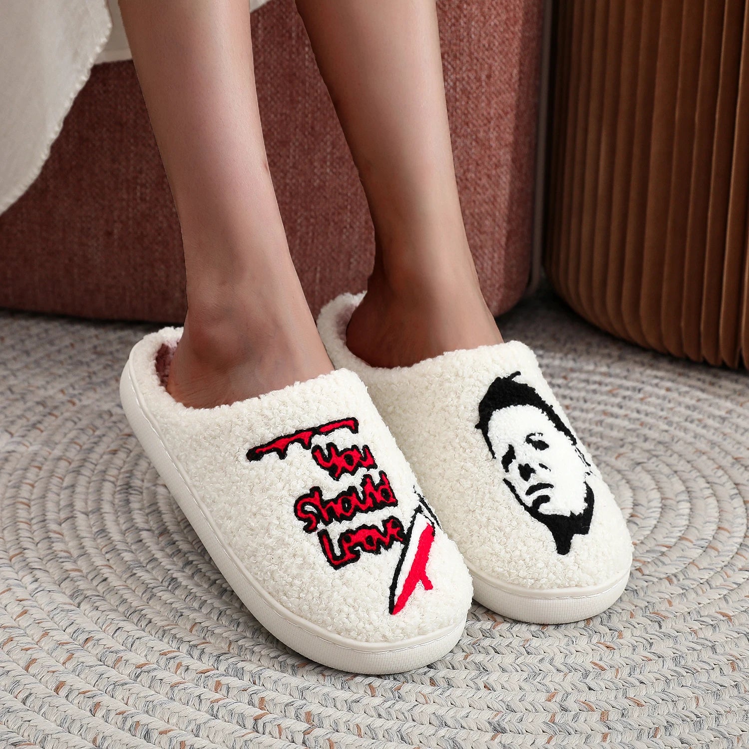 Horror Thriller Movie Michael Myers Halloween Embroidered Stuffed Home Thick-Soled Plaid Stuffed Cotton Slippers Cute Warm Anti-Slip Indoor Slippers for Gifts