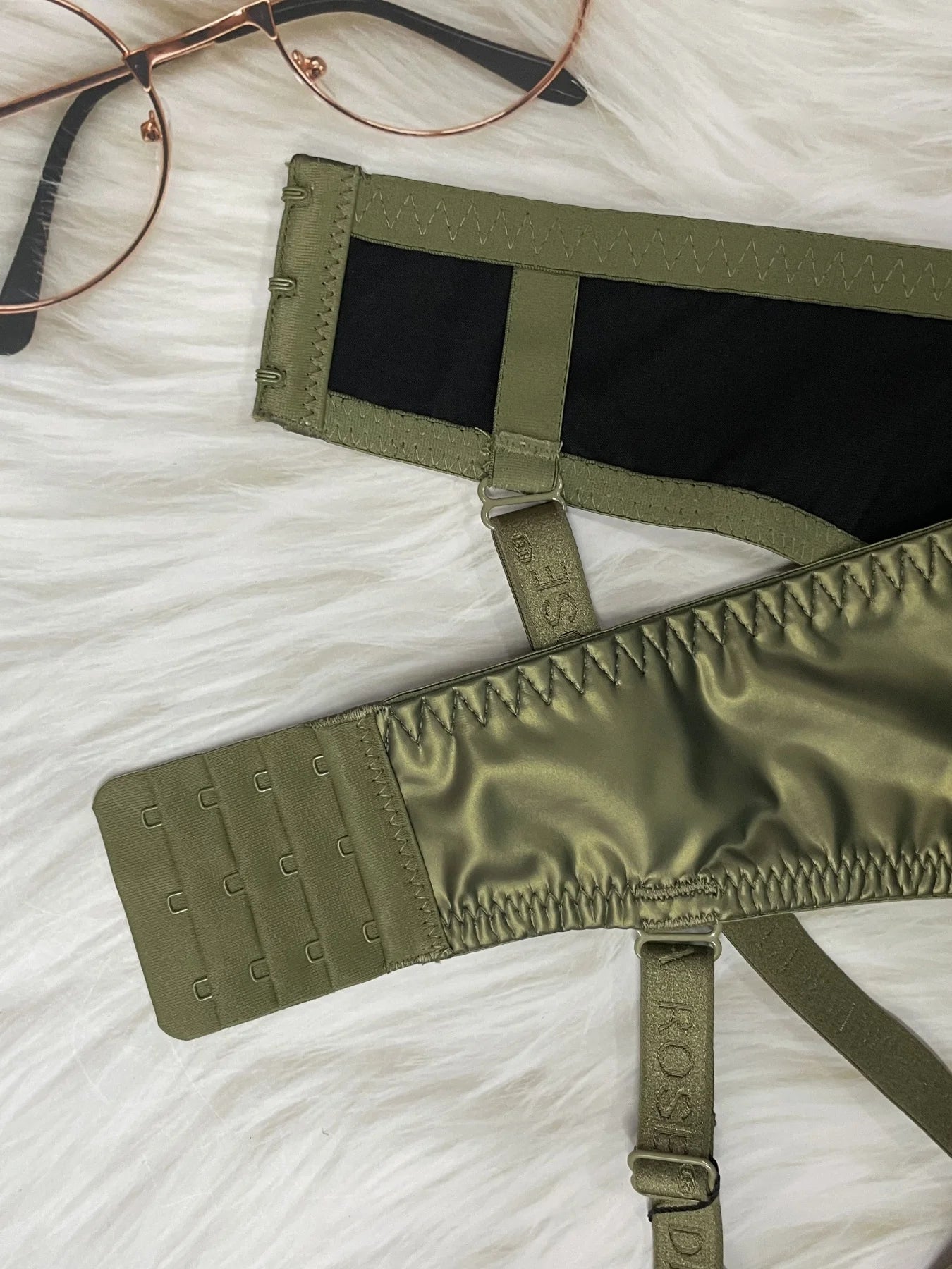 Pu leather fabric women's underwear with underwire pull-up thin mold cup sexy bra