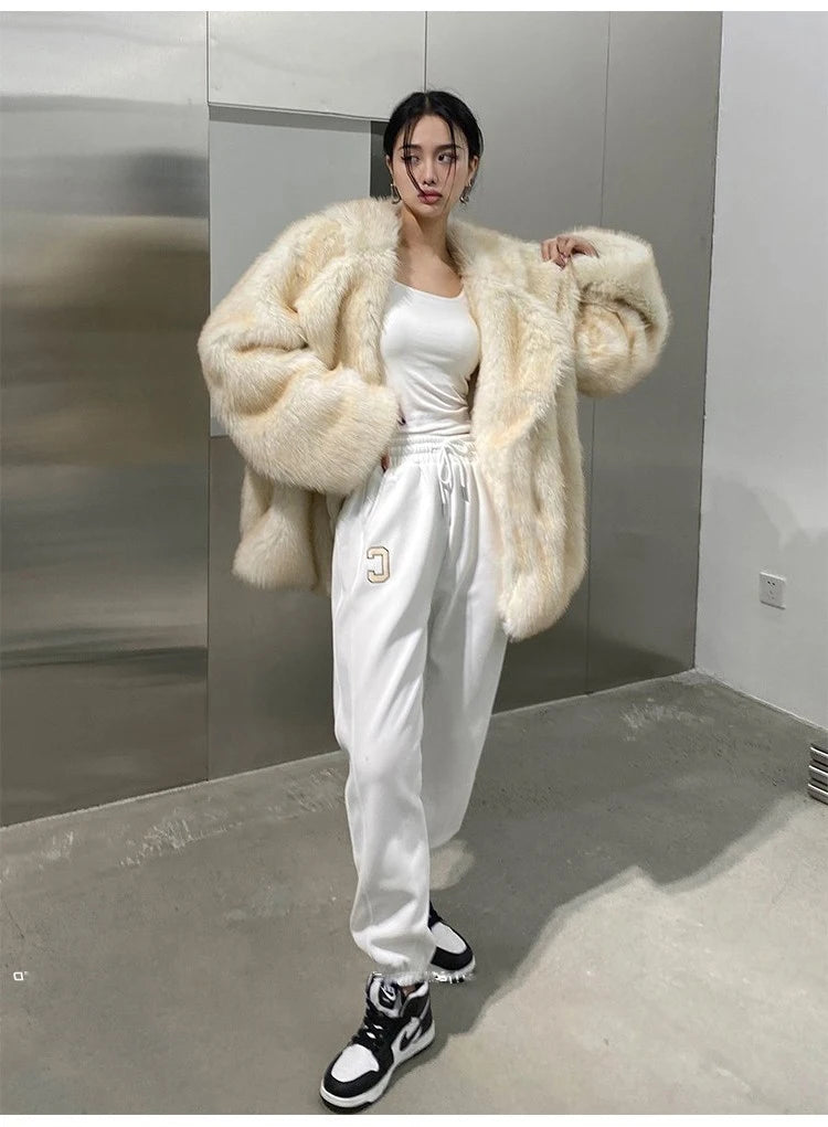 Lautaro Winter Loose Casual Thick Warm Soft Hairy Faux Fur Coat Women Luxury High Quality Furry Fluffy Jacket Korean Fashion