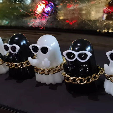 Middle Finger Cute Ghost Statue, Ghosts Small Scary Ghost Figurines, Halloween Home Decorations, Coffee Table Centerpieces Shelf