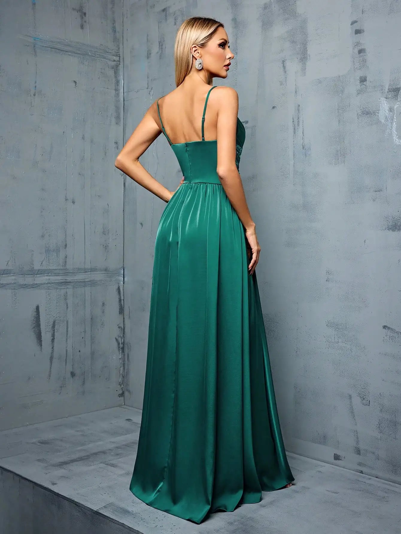 Mgiacy Thin straps Deep V-neck bust pleats cross sequins waist trim patchwork tint slit A full skirt Evening gown PROM dress